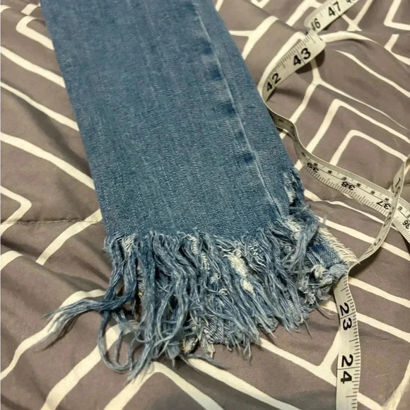 We The Free People  Frayed Skinny Crop Jeans Size 24 Distressed - Picture 3 of 11